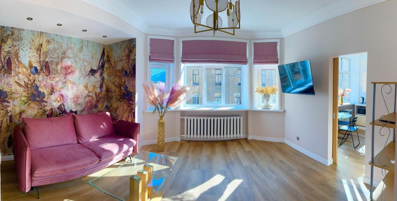 The Pearl Of The Historical Center 55m 1 To 5 Pers Self Check In Appartement Riga
